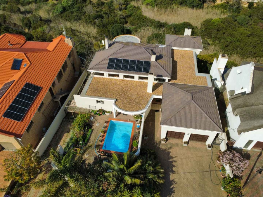 5 Bedroom Property for Sale in Stilbaai Wes Western Cape